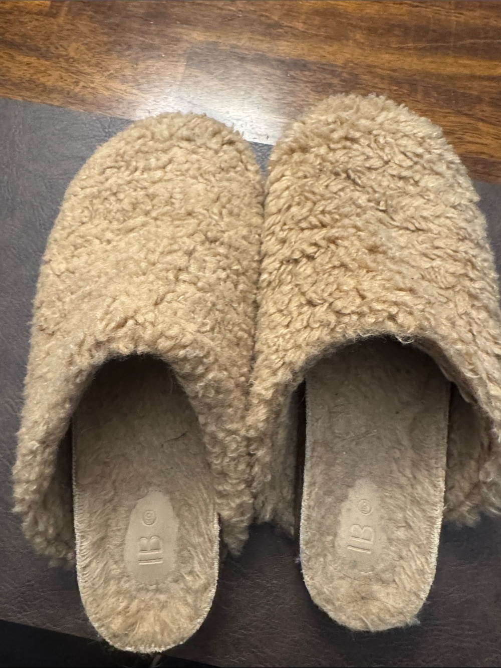INTENTIONALLY BLANK Plush Sherpa Slide Slippers in Camel